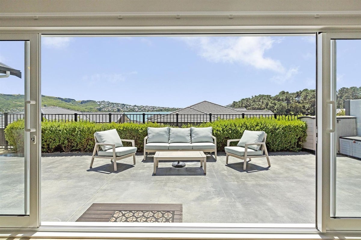 35 Margaret Shields Avenue, Aotea, Porirua - Carousel 1