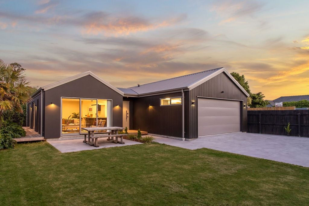 408A Bower Avenue, Parklands, Christchurch - Carousel 1