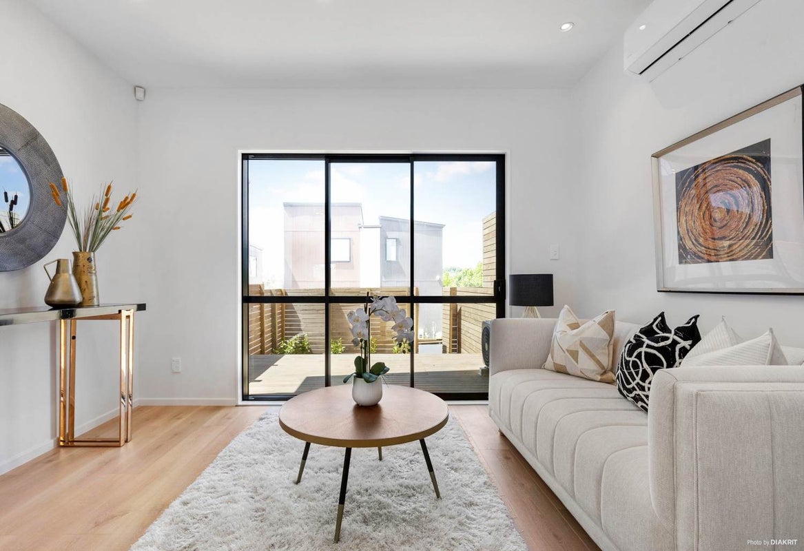 4/62 Highland Park Drive, Highland Park, Auckland - Carousel 2
