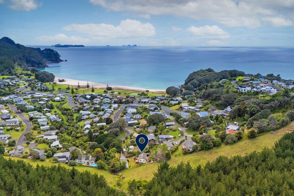 123 The Grove, Onemana, Whangamata - Carousel 2