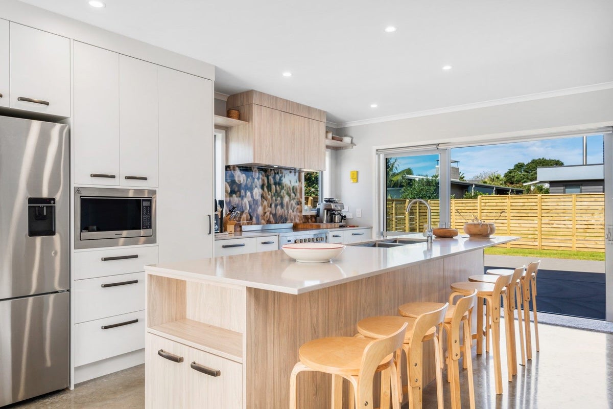 8 Galbraith Street, Matapouri, Whangarei - Carousel 2