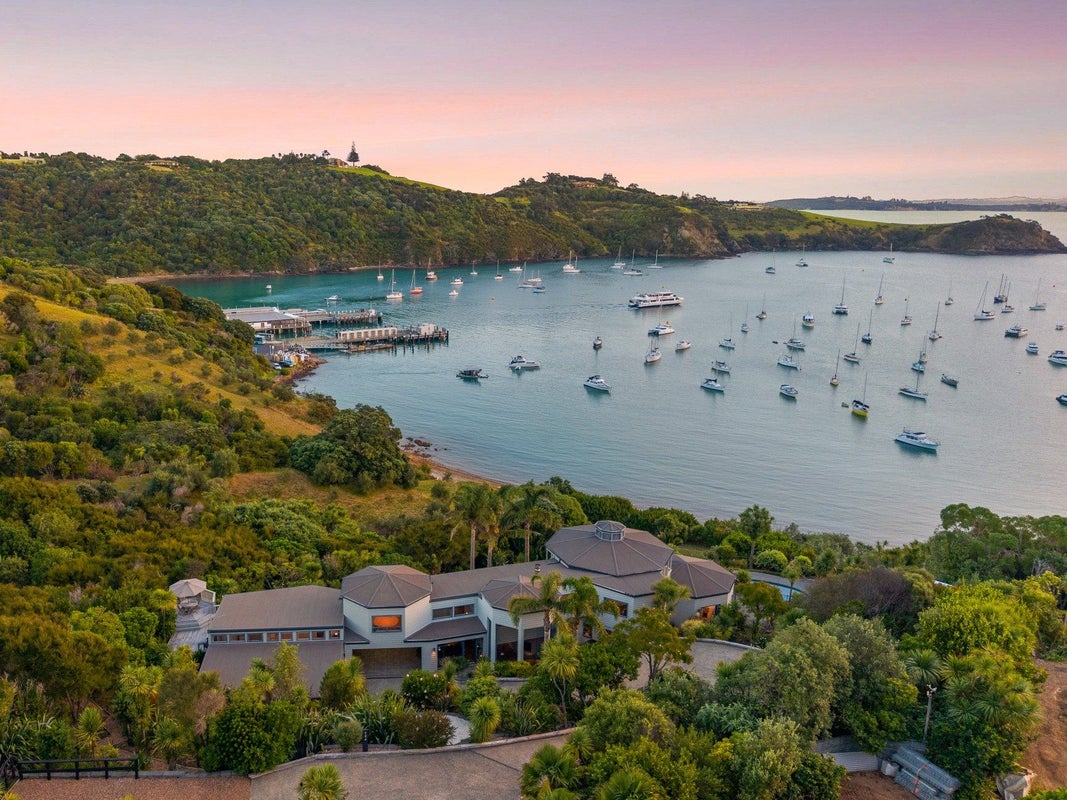 124 Delamore Drive, Oneroa, Waiheke Island - Carousel 1