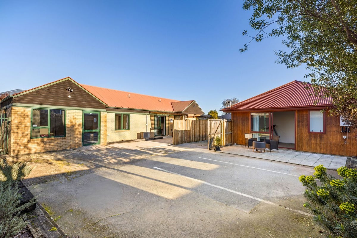 164 Queenspark Drive, Parklands, Christchurch - Carousel 2