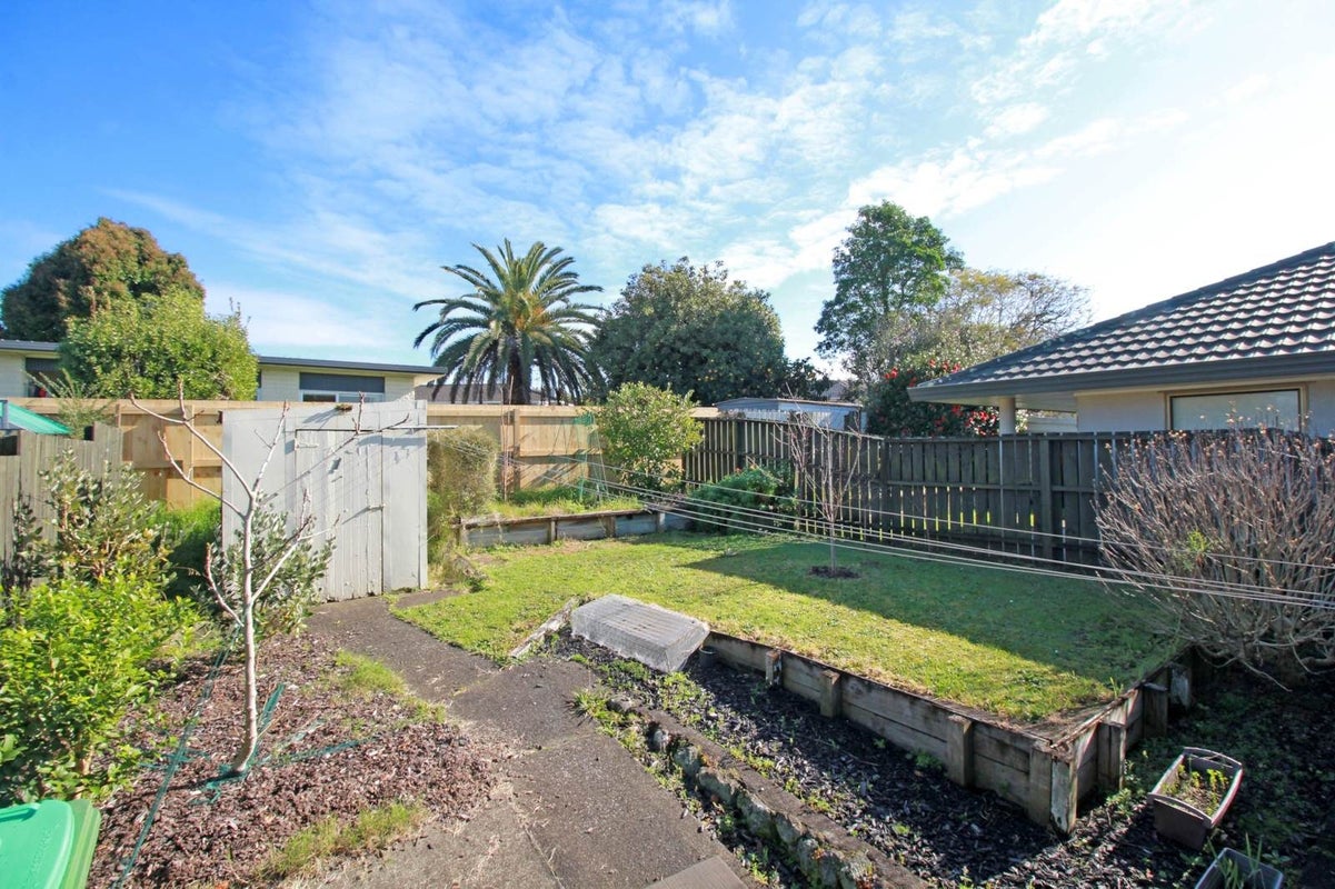 54 Stanniland Street, Sunnyhills, Auckland - Carousel 2