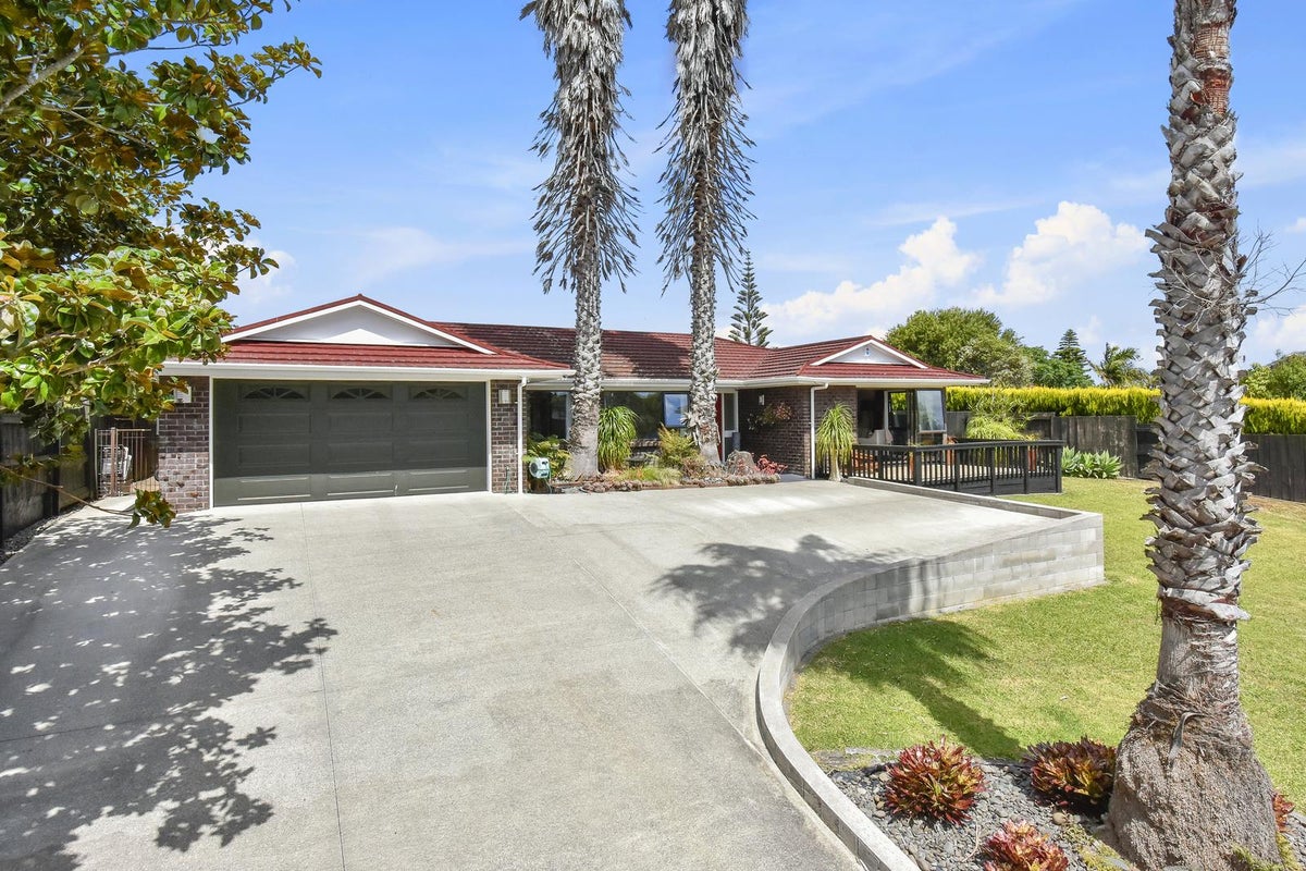 6 Estelle Place, Farm Cove, Auckland - Carousel 2