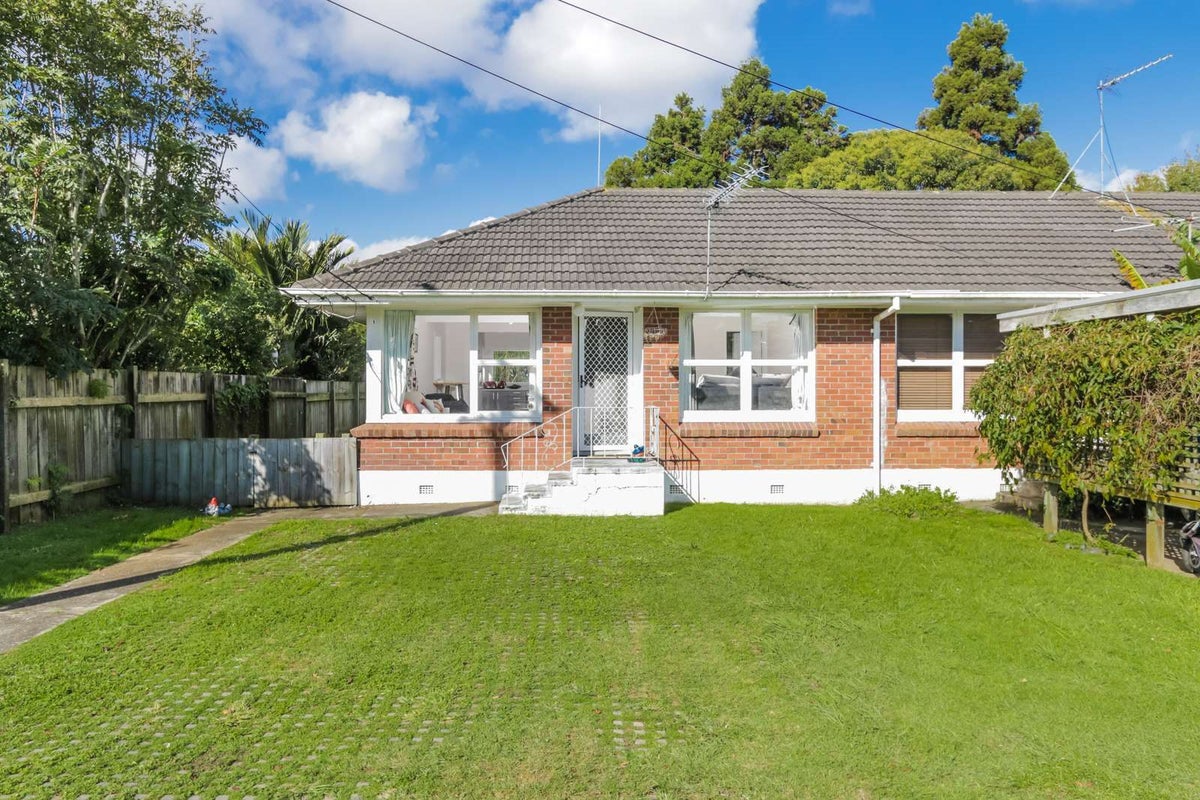 1/579 Mount Albert Road, Royal Oak, Auckland - Carousel 1