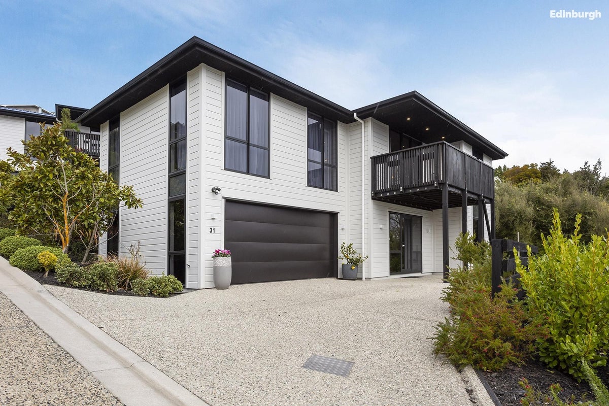 31 Brugh Place, Andersons Bay, Dunedin - Carousel 1
