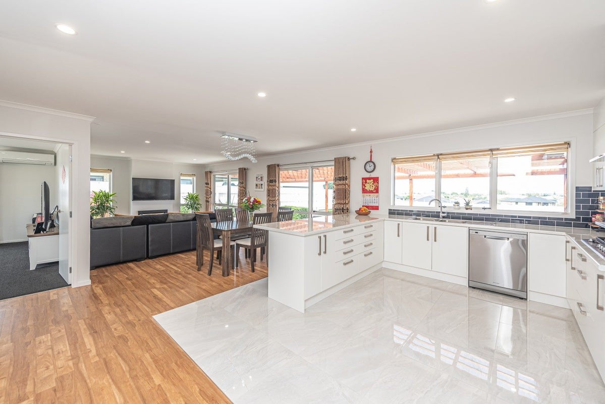 35 Magnolia Crescent, Tawhero, Whanganui - Carousel 2