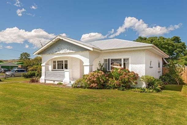 12 Endcliffe Road, Kaiti, Gisborne - Carousel 2