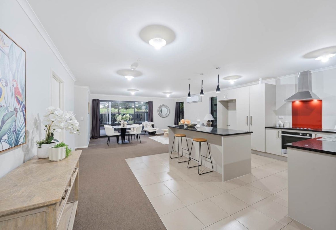 16 Waiarohia Place, Hobsonville, Auckland - Carousel 2
