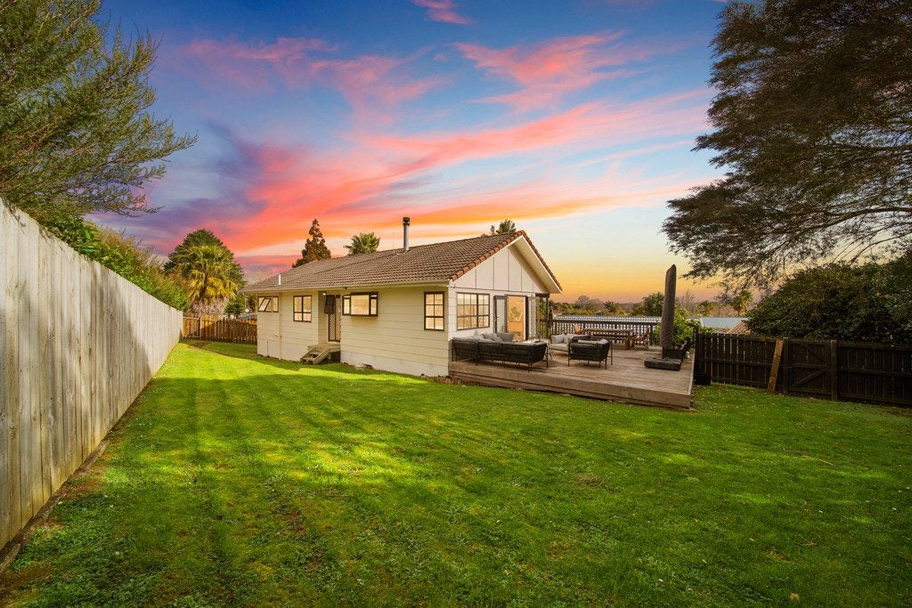 6 Crestlands Place, Papakura, Papakura, Auckland - Carousel 1