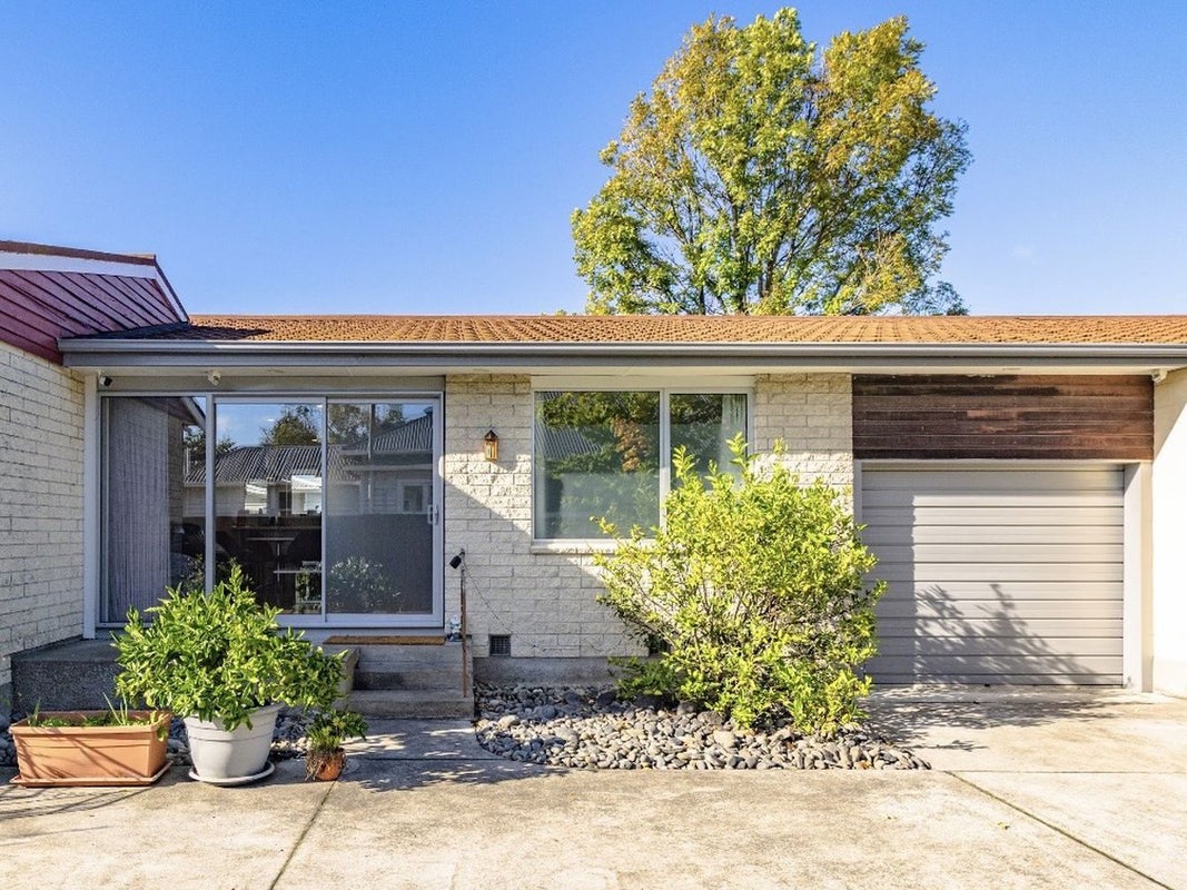2/104 Picton Avenue, Riccarton, Christchurch - Carousel 1