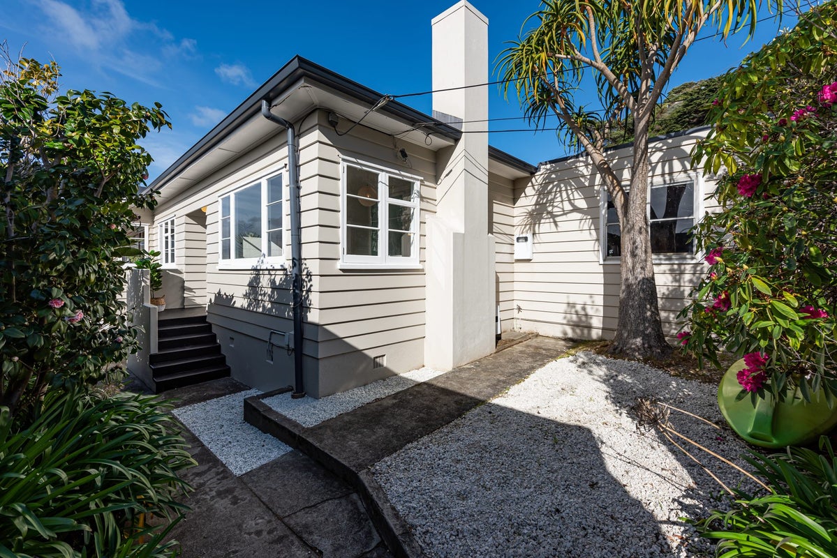 51 Ferry Street, Seatoun, Wellington - Carousel 18