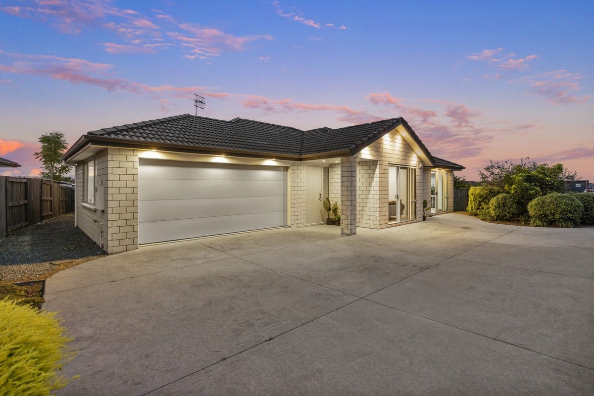 59 Benmore Crescent, Pyes Pa, Tauranga - Carousel 2