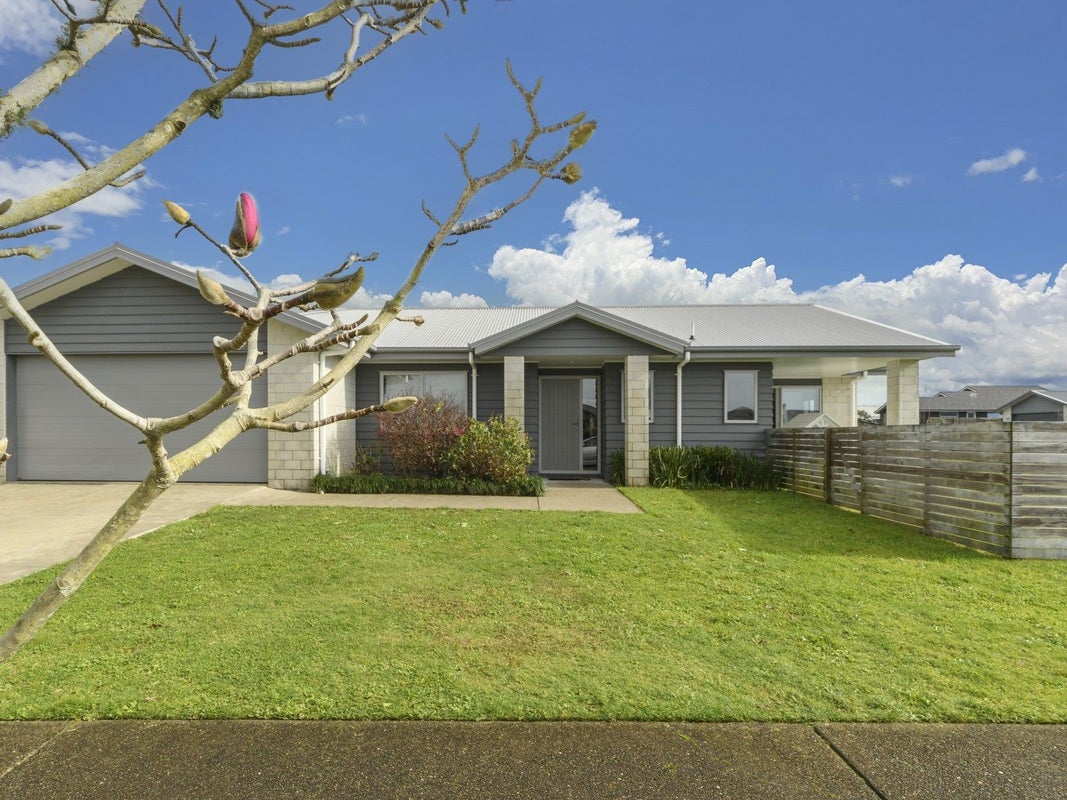 50 Penetaka Heights, Pyes Pa, Tauranga - Carousel 1