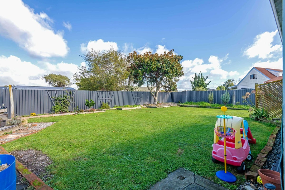 88 Apollo Parade, Milson, Palmerston North - Carousel 14