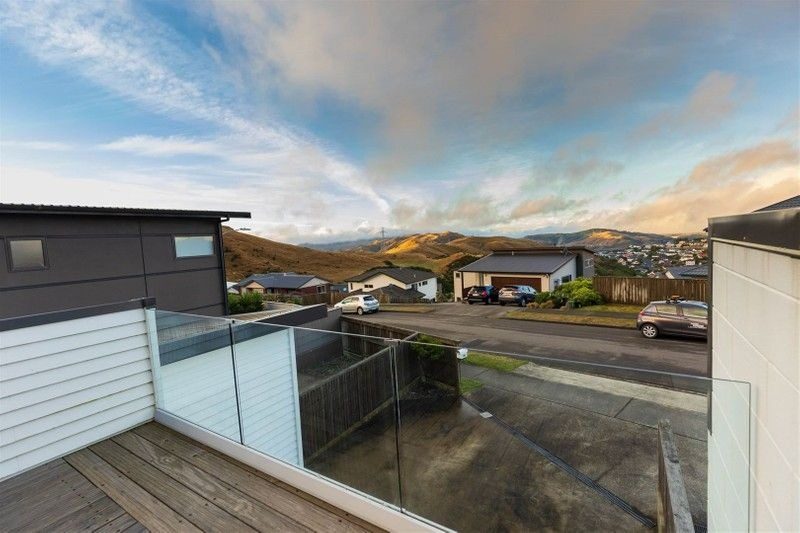 19B Comber Place, Johnsonville, Wellington - Carousel 15