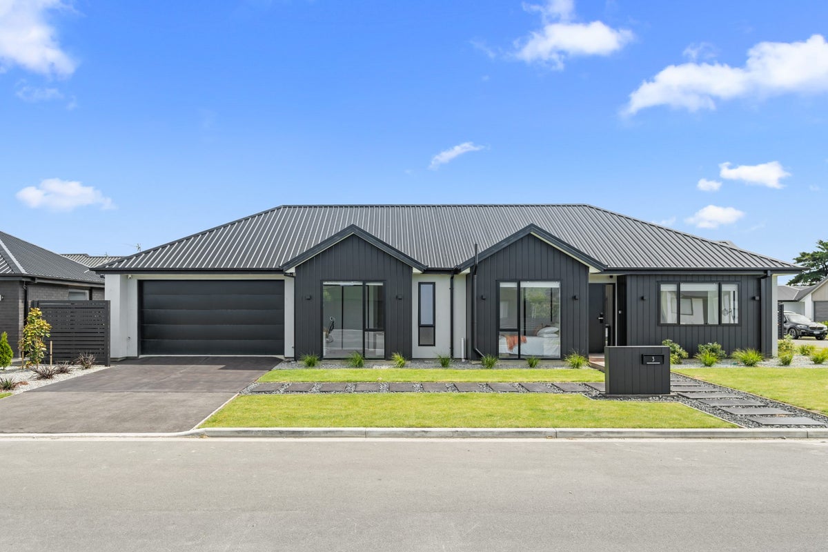 3 Dalness Crescent, Halswell, Christchurch - Carousel 1