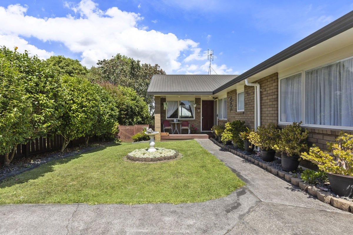 27 Brookesmith Drive, Waiuku, Waiuku - Carousel 2
