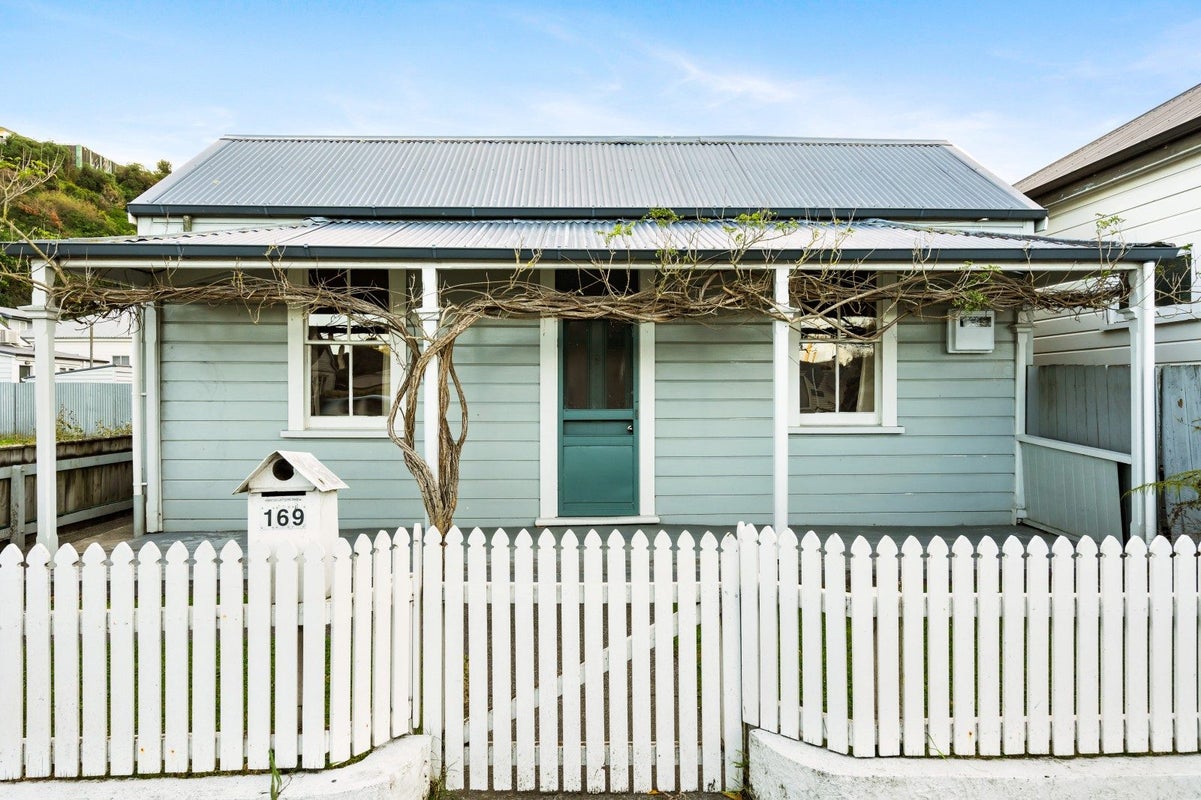 169 Carlyle Street, Napier South, Napier, Hawke's Bay - Carousel 1