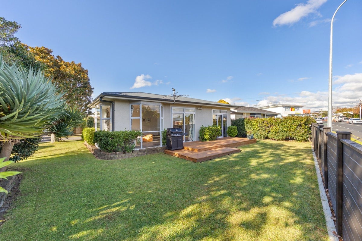 143 Mangorei Road, Merrilands, New Plymouth - Carousel 1