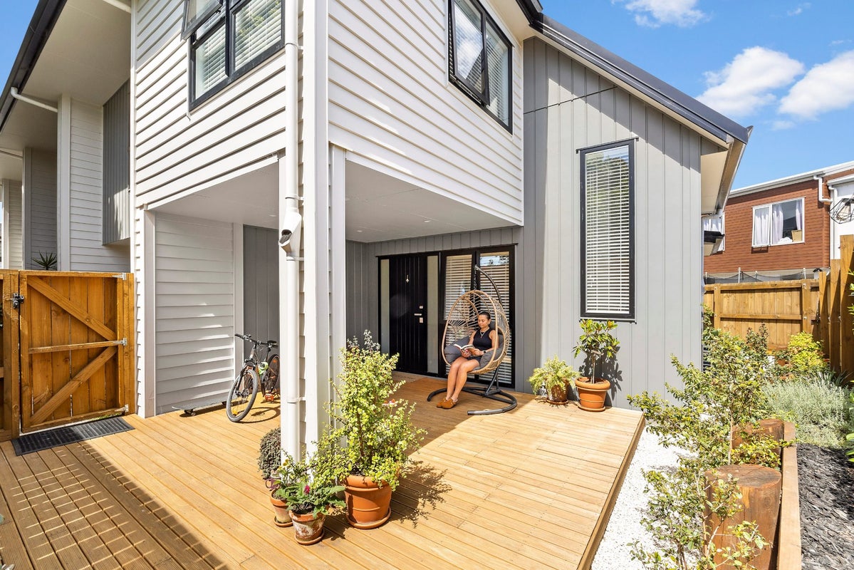 6 Taratoa Street, Point England, Auckland - Carousel 2