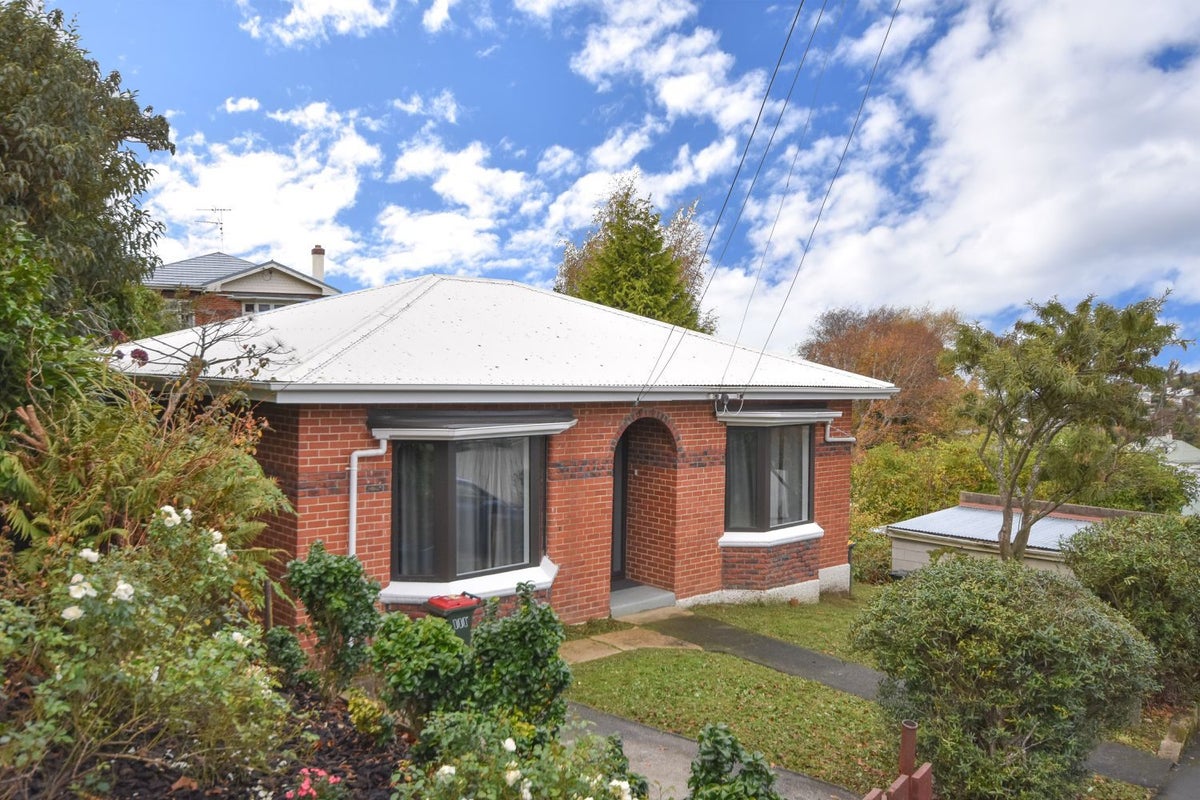 35 Lawrence Street, Mornington, Dunedin - Carousel 1