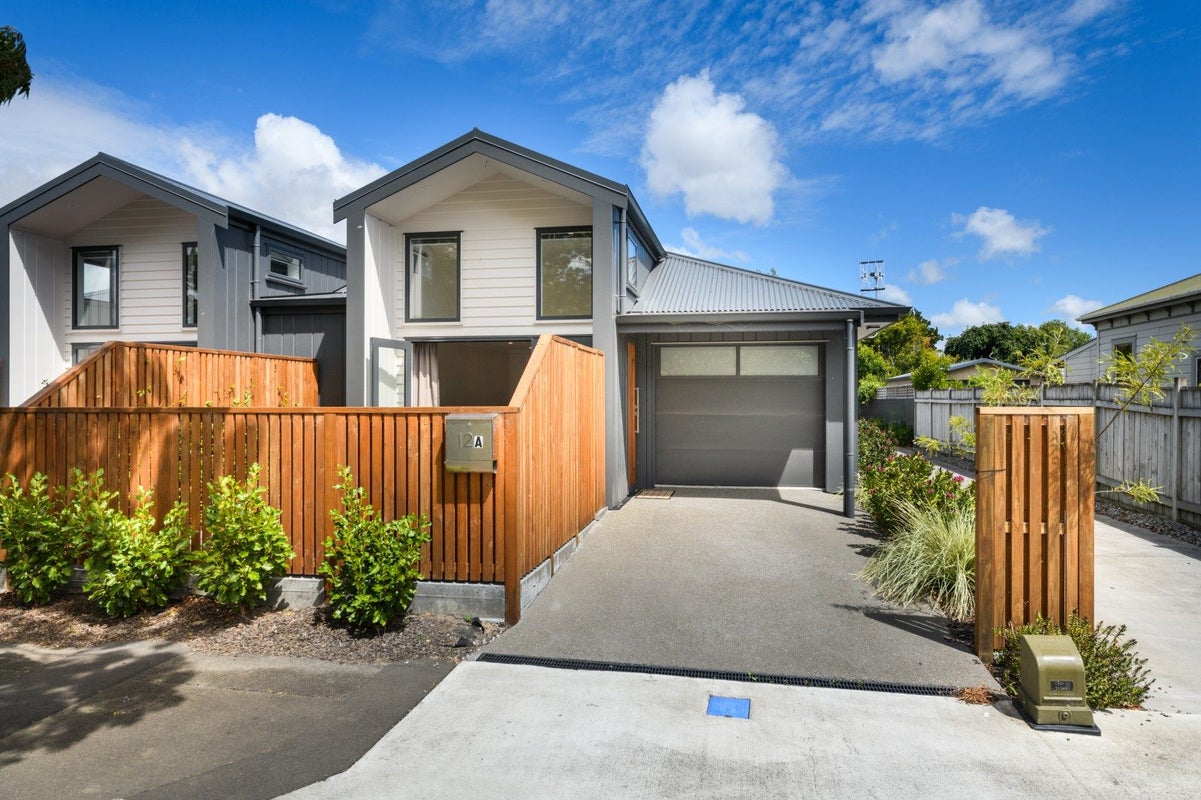 12A Colombo Street, Hokowhitu, Palmerston North - Carousel 1