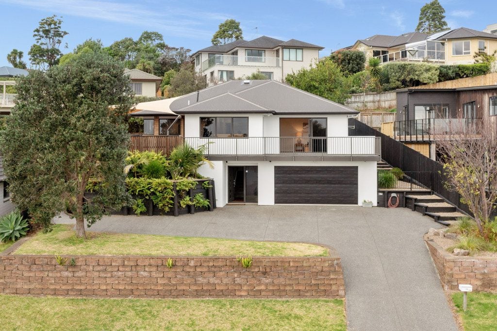 69 Oteki Park Drive, Welcome Bay, Tauranga - Carousel 1