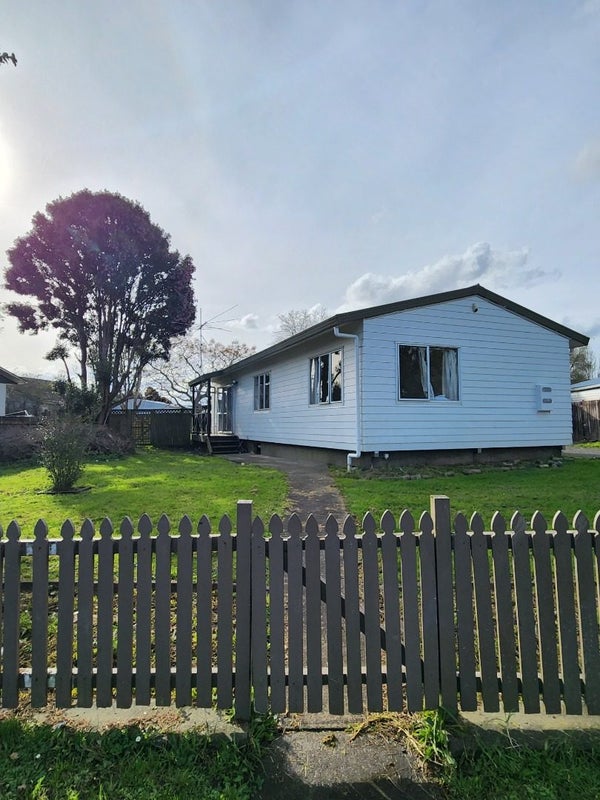 32 Heathdale Crescent, Papakura, Papakura - Carousel 1
