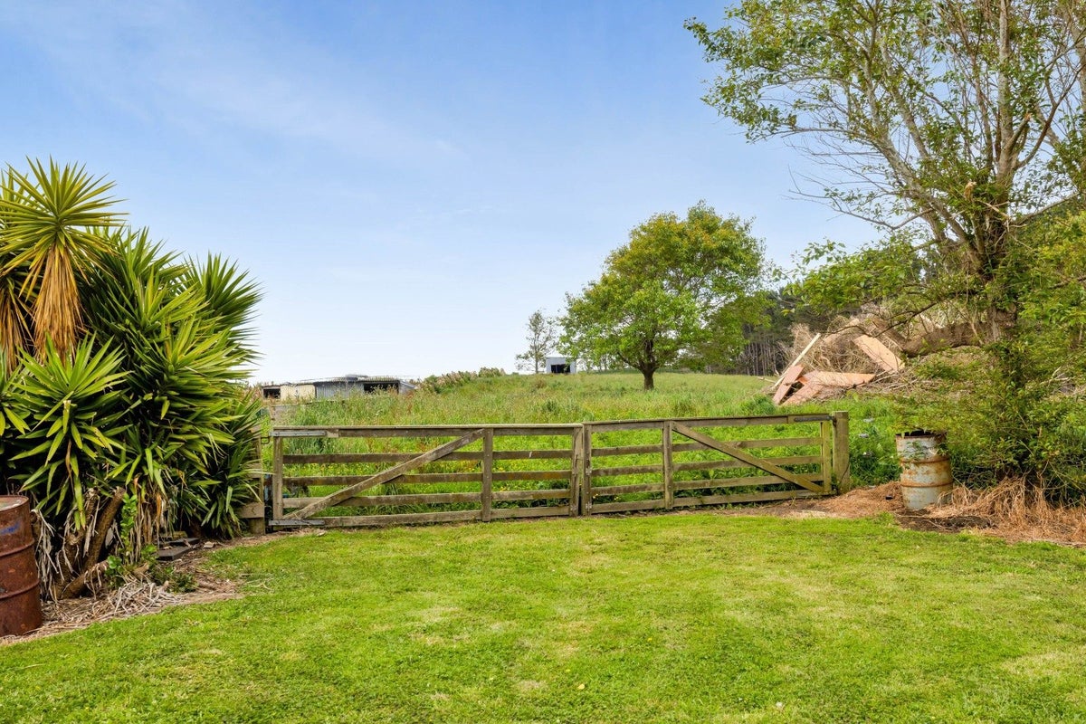 2 Pikituroa Road, Hawera - Carousel 30