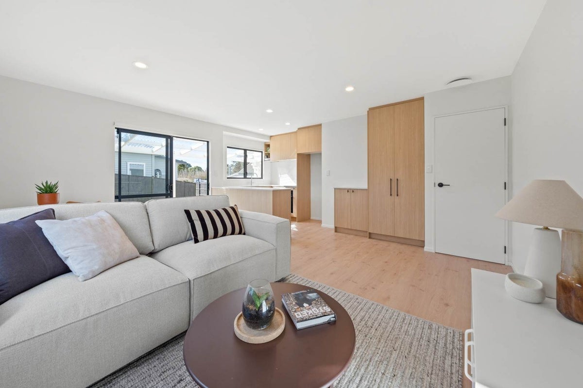 17A Greenhithe Road, Greenhithe, Auckland - Carousel 1