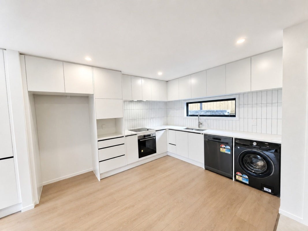 72E Ocean View Road, Northcote, Auckland - Carousel 2
