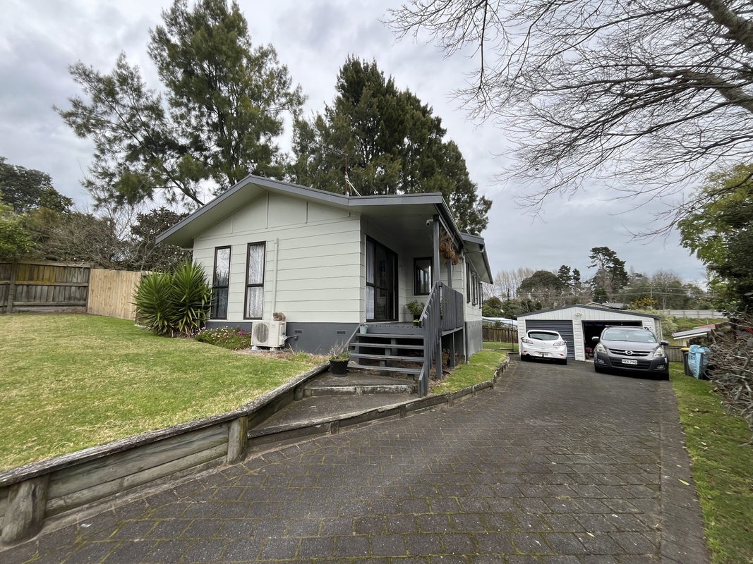 5 Riley Place, Fitzroy, Hamilton - Carousel 1