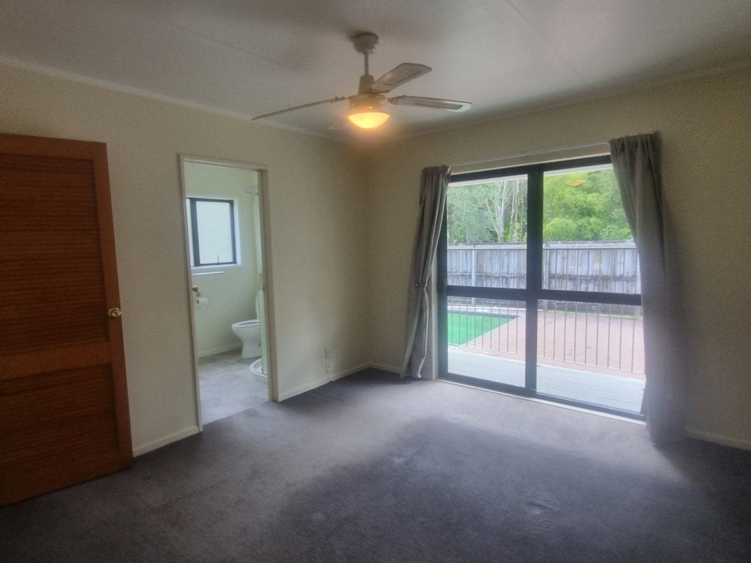 22 Taksan Place, Pukete, Hamilton - Carousel 9