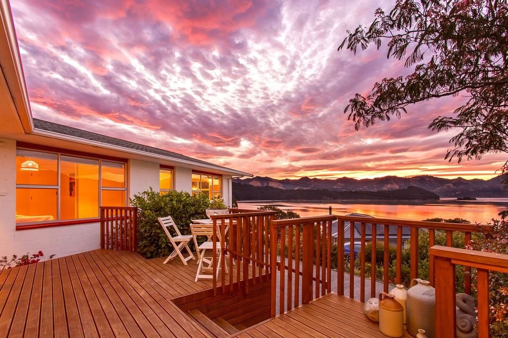 11 Ngaio Lane, Charteris Bay, Lyttelton - Carousel 2