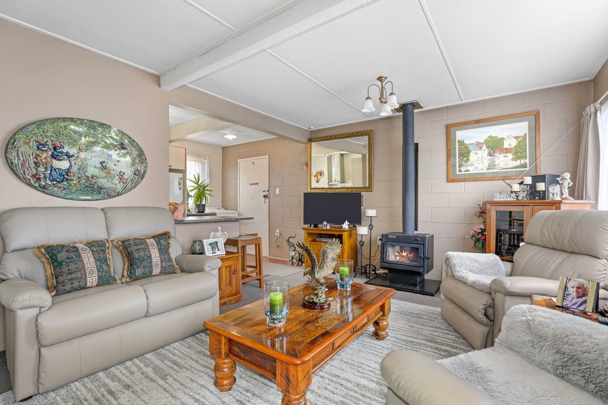 2/7 Waitahanui Avenue, Taupo, Taupo - Carousel 2