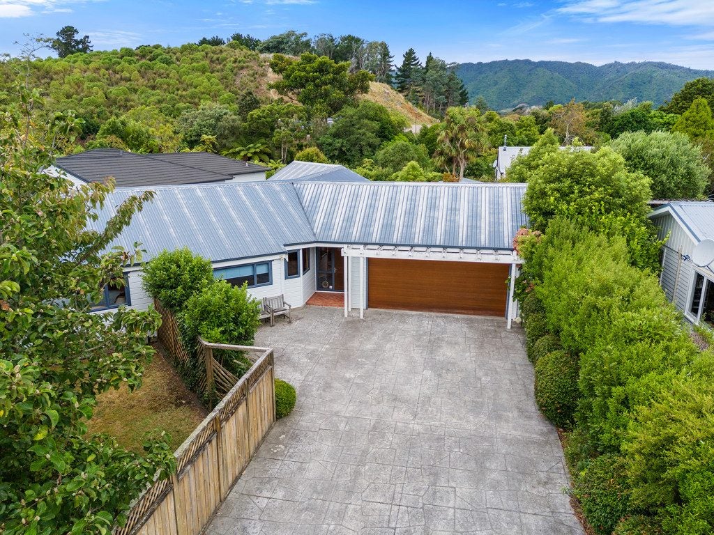 16 Alexander Street, Waikanae, Waikanae - Carousel 1