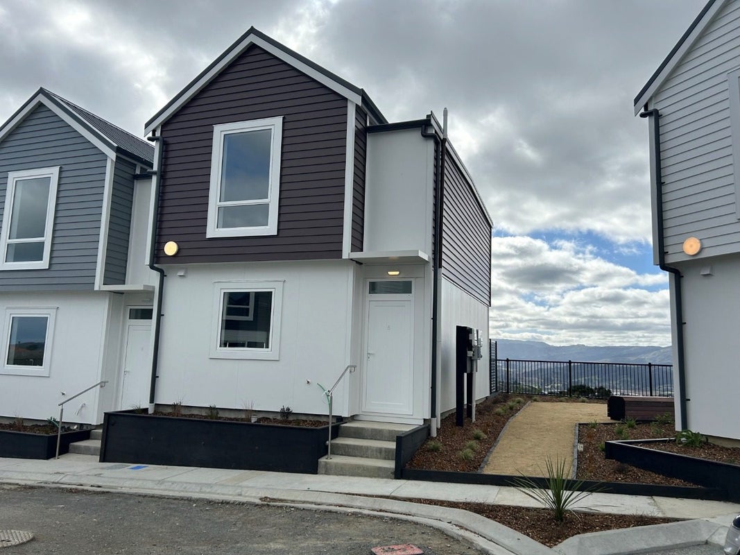 5/30 Adventure Drive, Whitby, Porirua - Carousel 2
