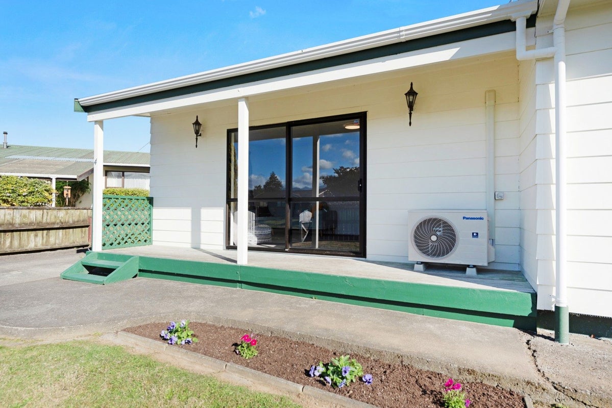 4 Broadbelt Grove, Levin, Levin - Carousel 2