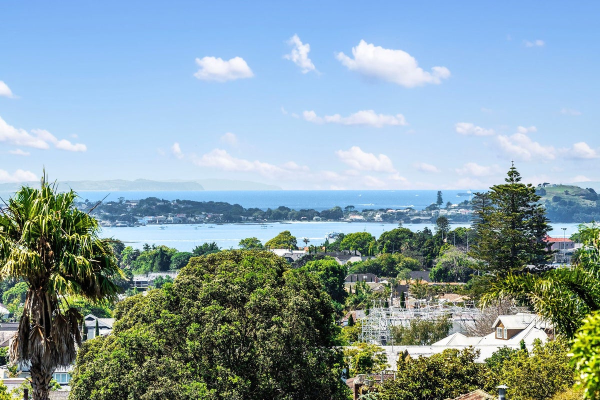 5 Garden Road, Remuera, Auckland - Carousel 1