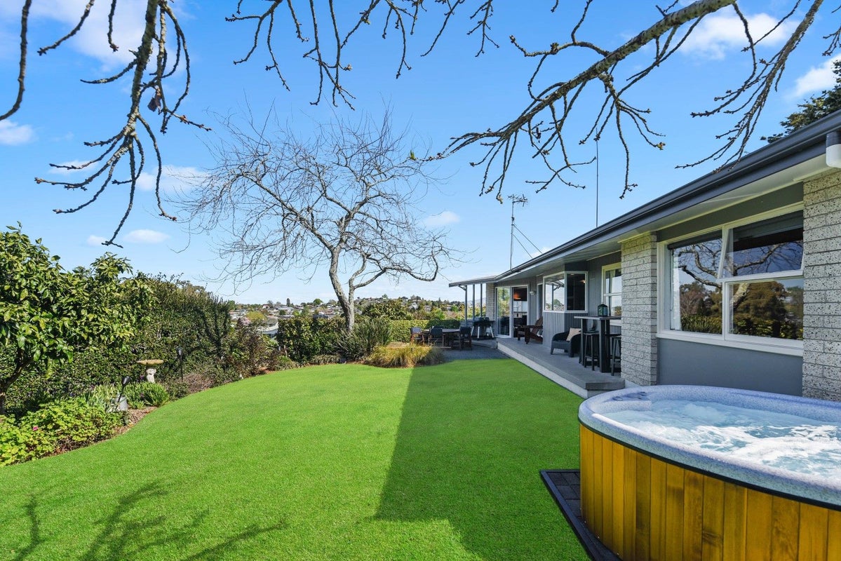 21 Ranui Street, Dinsdale, Hamilton - Carousel 2