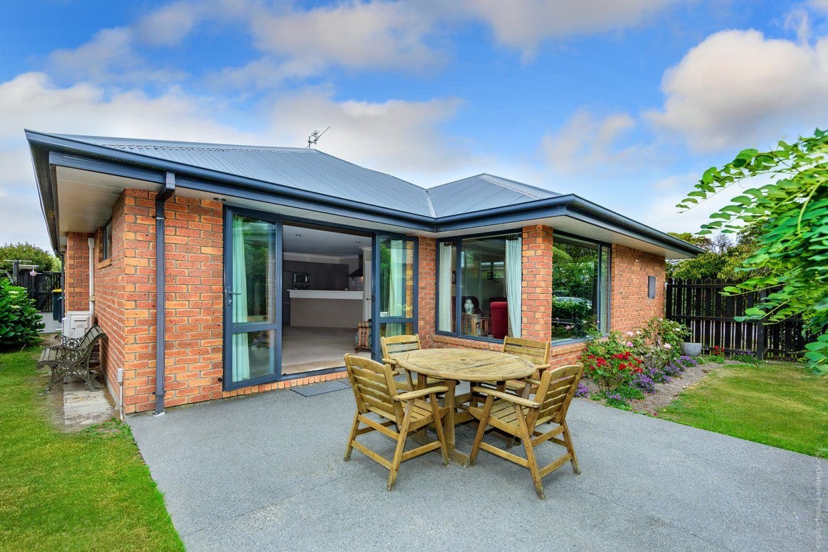 8 Sedgemoor Close, Burwood, Christchurch - Carousel 2