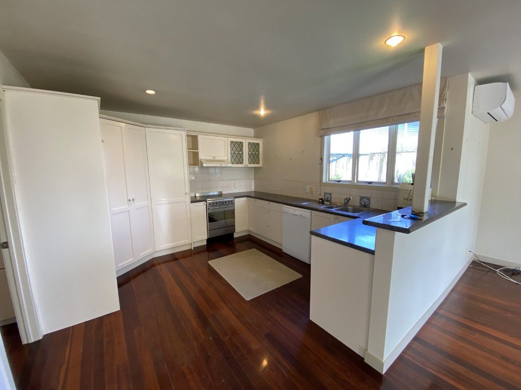 4A Blackett Crescent, Meadowbank, Auckland - Carousel 1