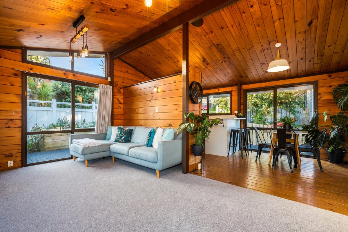 94 Lord Street, Stokes Valley, Lower Hutt - Carousel 2