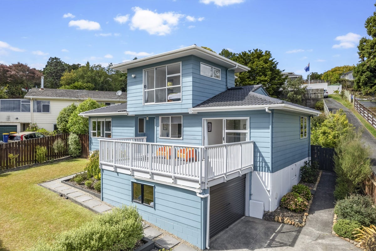 35 Terra Nova Street, Glen Eden, Auckland - Carousel 1