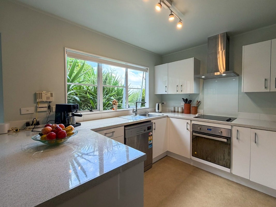 3 Ridgeway Drive, Te Kamo, Whangarei - Carousel 2