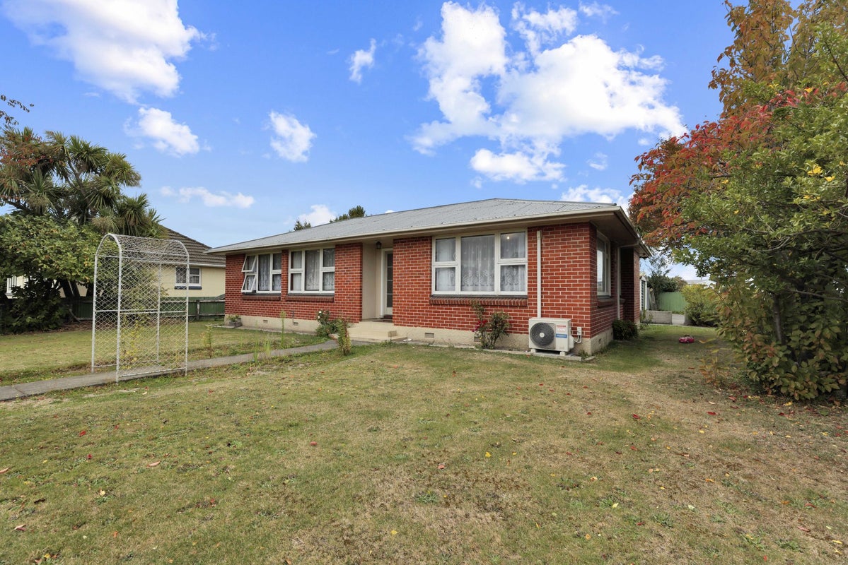 8 Davis Crescent, Netherby, Ashburton - Carousel 2