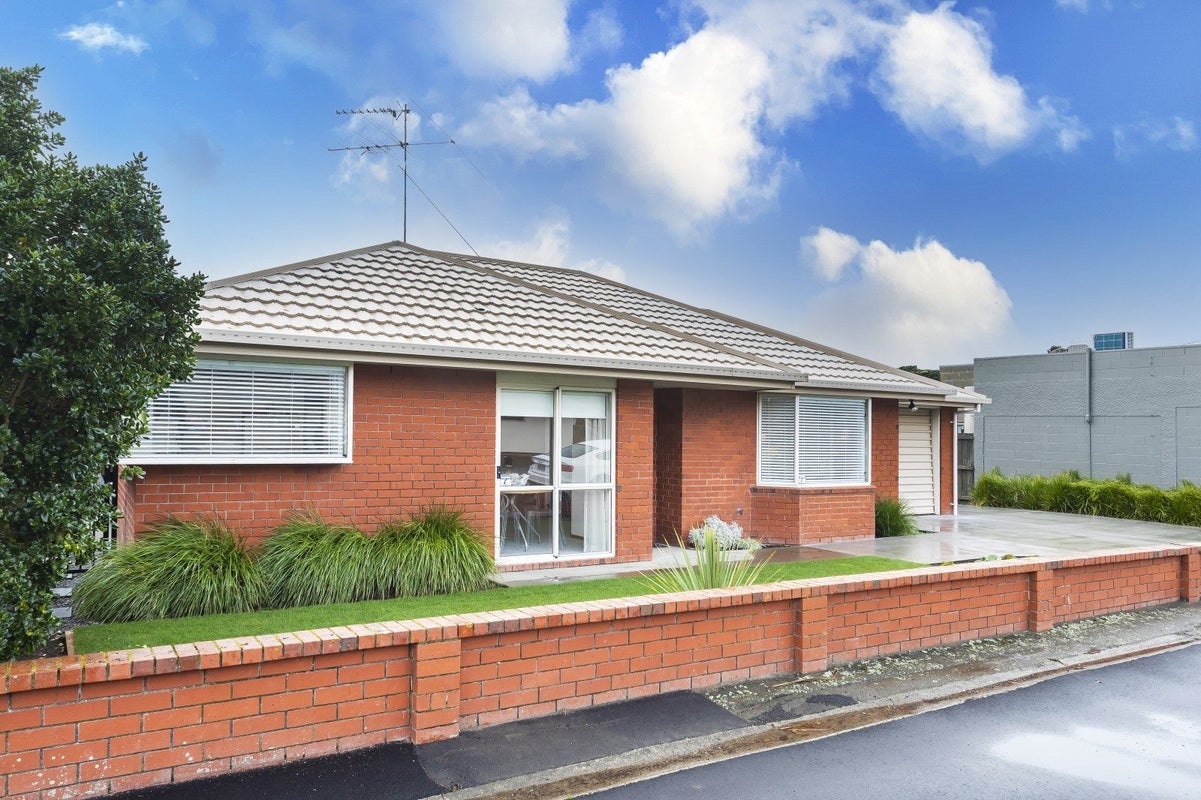 83A Main Road, Redcliffs, Christchurch - Carousel 1