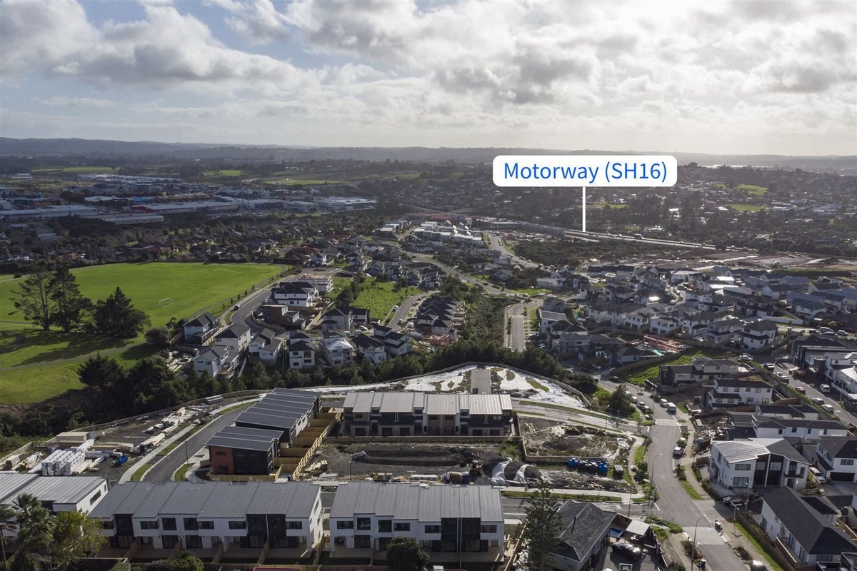 11 Impatiens Lane, Massey, Auckland - Carousel 2
